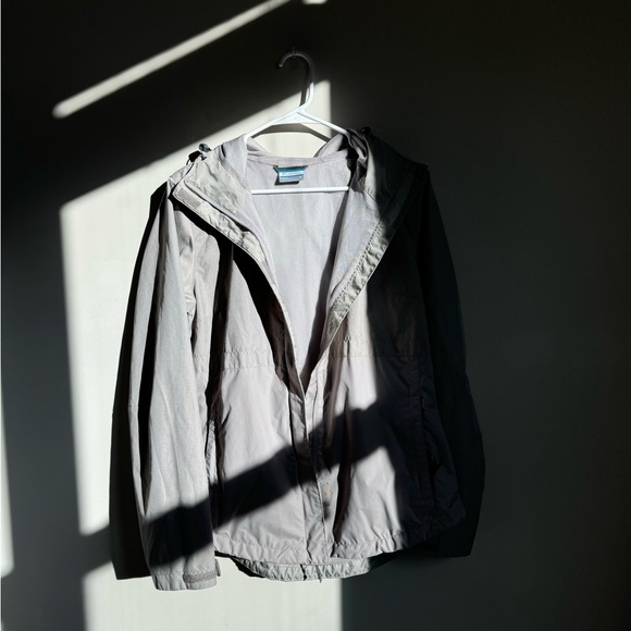 Women’s Columbia Rain Jacket - Picture 2 of 7